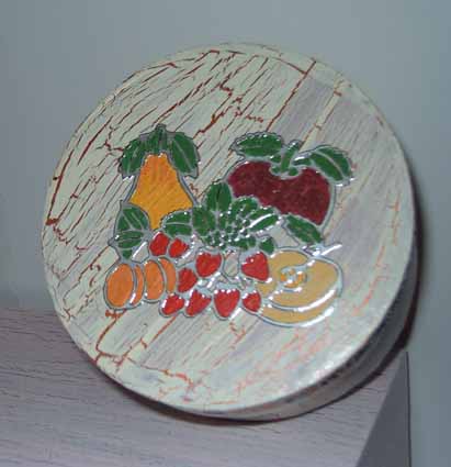 Boite ronde craquelee et peinte